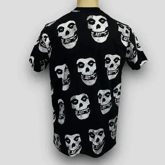 Misfits Men's Graphic Tee T Shirt Sizes M & L Allover Skull Print Crewneck - Picture 3 of 7
